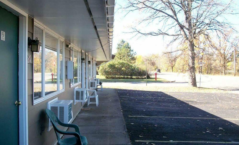 Forest Lake Motel غراند رابيدز المظهر الخارجي الصورة